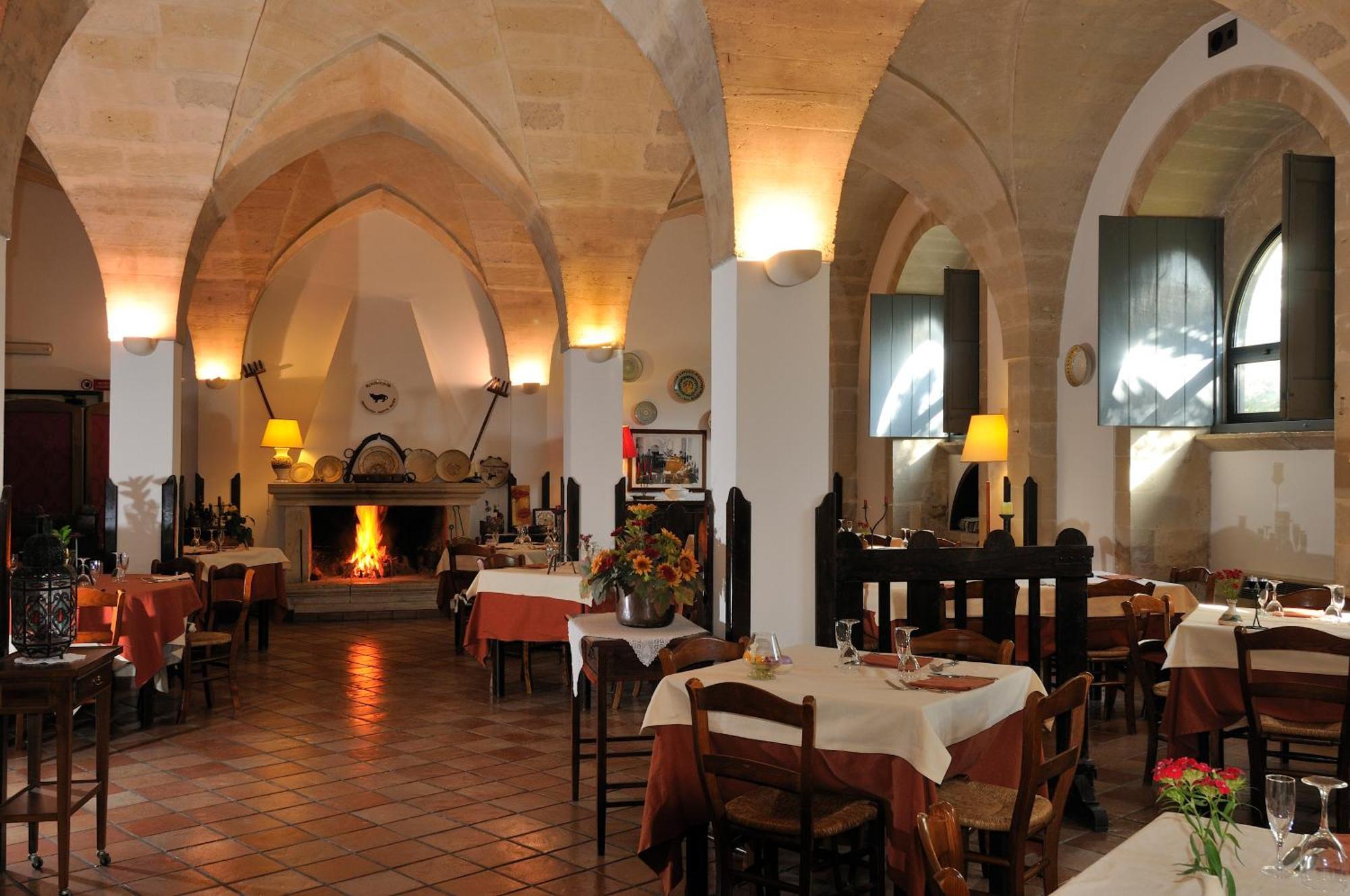 Masseria Gattamora Uggiano La Chiesa Exteriör bild